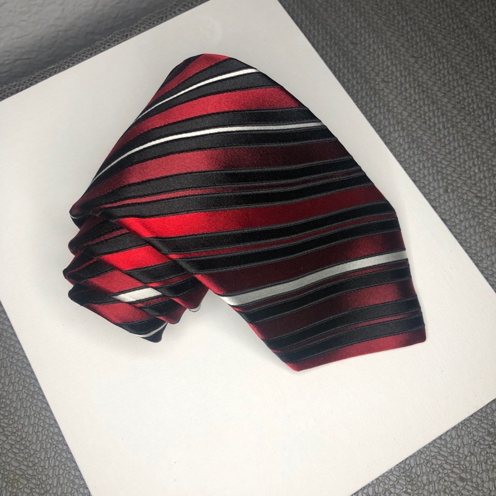 Tie - Picture 2 of 4